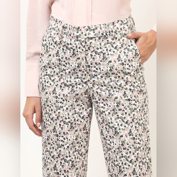 Marks and Spencers Women's Trousers - Picture 8 of 11